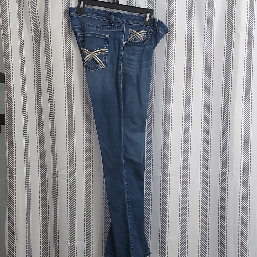 Apt. 9 Blue Boot Cut Jeans with Classic Style